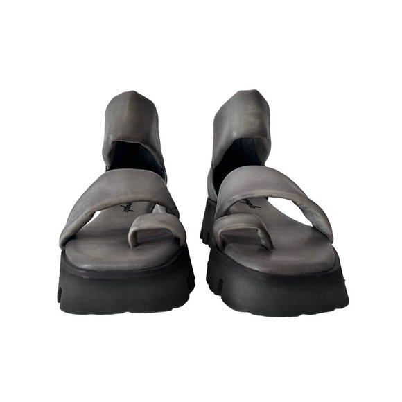 NEW! FREE PEOPLE Lug Sole leather sandal in pebble grey, Size 37 (US 6.5) - Picture 9 of 16